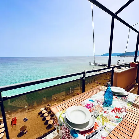 Hostdomus - Mare アパート ピエトラ・リーグレ