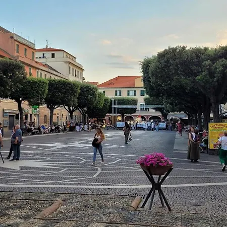 Hostdomus - Mare * Pietra Ligure