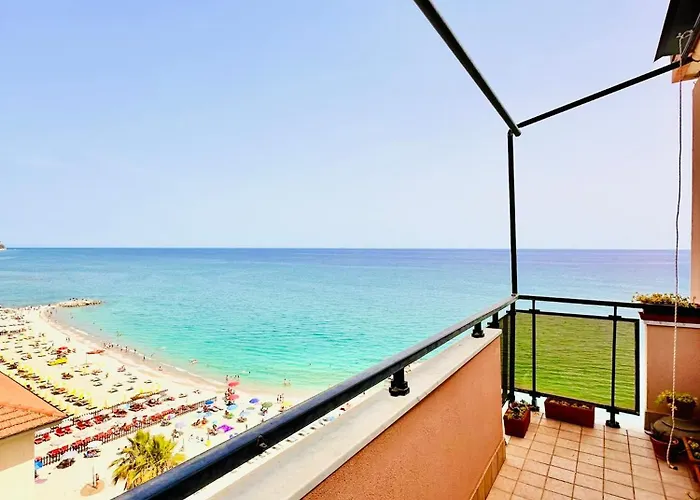 Διαμέρισμα Hostdomus - Mare Pietra Ligure